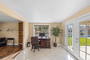 Spacious Desert Getaway! 1-Story, 5BR, 3 Master Suites, Casita, Pool, EV, Game Room