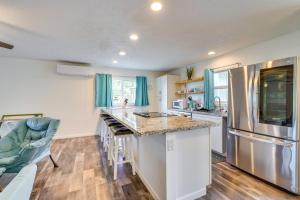 Φωτογραφία από το άλμπουμ του 2 Mi to Town and Beach! Lovely Kailua-Kona Home σε Kailua-Kona