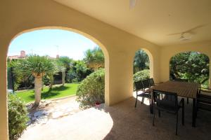 Ogród w obiekcie Chalet CasaTuris en Urb. La Font Sant Joan d´Alacant CH102