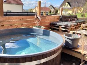 The swimming pool at or close to Cozy holiday home in Wintersbourg