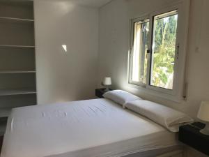 Fotografia z galérie ubytovania Alquila Casa Edu: Villa con Piscina Privada a 2 Minutos de la Playa en L'Ametlla de Mar - ES-221-8 v destinácii L'Ametlla de Mar + 5 fotografií