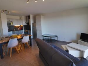 Fotografia z galérie ubytovania Appartement T3 Neuf avec Terrasse Sud, Parking, à Proximité Plage et Commerces à Sète - FR-1-472-185 v destinácii Sète