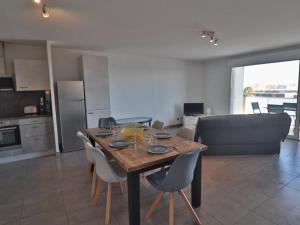 Fotografia z galérie ubytovania Appartement T3 Neuf avec Terrasse Sud, Parking, à Proximité Plage et Commerces à Sète - FR-1-472-185 v destinácii Sète