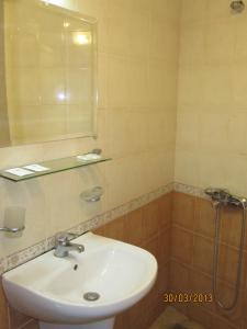 Central Family Hotel tesisinde bir banyo