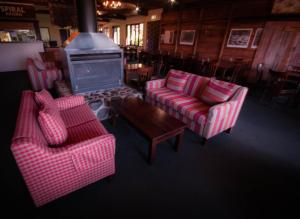 Posezení v ubytování The Park Hotel Ruapehu