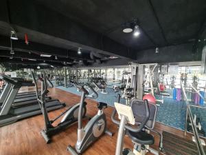 Fitness centrum a/nebo fitness zařízení v ubytování SUN GARDEN Studio and Residences at South China Sea Place Suites