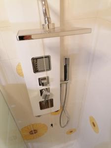 A bathroom at Mare Verde Alloggio con dheors