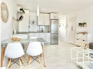 Kuchnia lub aneks kuchenny w obiekcie MIRAMAR BEACH CALETA DE VÉLEZ MÁLAGA