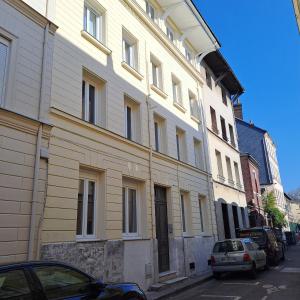 Budynek, w którym mieści się apartament