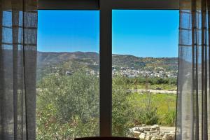 A general mountain view or a mountain view taken from Az apartmant