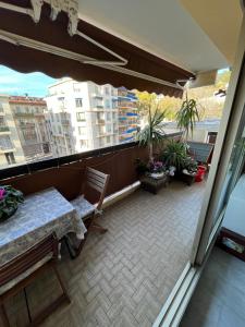 Balkón alebo terasa v ubytovaní Chambre privée avec terrasse au port de Nice + 4 fotografie