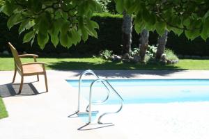 Bazén v ubytování Parkhotel Tirolerhof nebo v jeho okolí