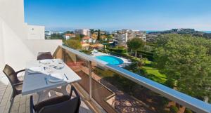 Bazén v ubytování Residence Residéal Antibes nebo v jeho okolí