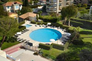 Bazén v ubytování Residence Residéal Antibes nebo v jeho okolí