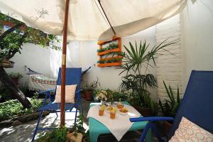 ห้องอาหารหรือที่รับประทานอาหารของ Cozy Apartment with Garden in Lingotto Area