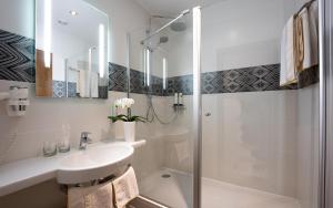 Koupelna v ubytování Hotel Kendler + 28 fotografií