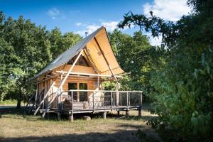 Zahrada ubytování Village Huttopia Sud Ardèche