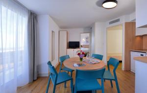 Kuchyň nebo kuchyňský kout v ubytování Residence Residéal Antibes