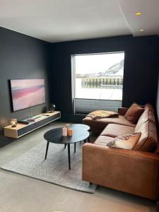 Posezení v ubytování #Lofoten Leilighet ved sjøen