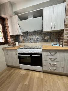 A kitchen or kitchenette at Casa Rural La Moraleja