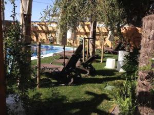 Basen w obiekcie Casa diáfana para parejas muy cerca de la playa lub w pobliżu