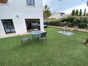 Fotografia z galérie ubytovania Fréjus apparement moderne avec jardin et jacuzzi v destinácii Fréjus