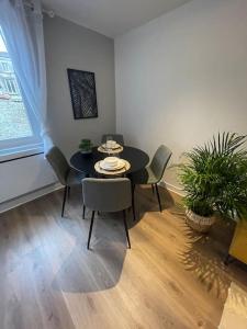 Fotografie z fotogalerie ubytování Le Sunny-hyper centre -proche gare - Paisible -WIFI HD -NETFLIX-Idéal couple business et famille v destinaci Niort + 12 fotografií