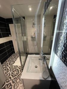 Ένα μπάνιο στο Le Sunny-hyper centre -proche gare - Paisible -WIFI HD -NETFLIX-Idéal couple business et famille +12 φωτογραφίες