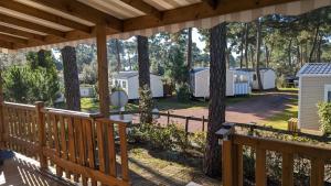 Zdjęcie z galerii obiektu Mobilhome Eleganzia 713 Bonne Anse Plage w mieście Les Mathes +25 zdjęć