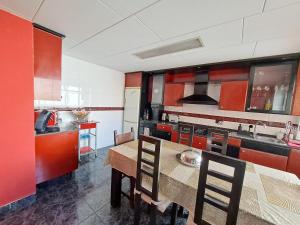 Kuchyň nebo kuchyňský kout v ubytování Full equipped and comfortable apartment with WiFi