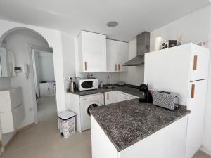 Kuchnia lub aneks kuchenny w obiekcie Casa Antonia con jacuzzi privado y solarium