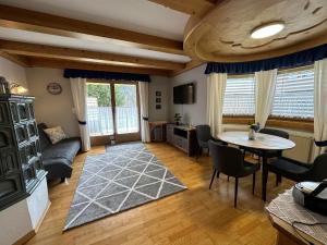 TV a/nebo společenská místnost v ubytování Appartement Payr