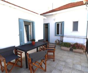 Fotografie z fotogalerie ubytování Yiayia's guesthouse v destinaci Skopelos Town