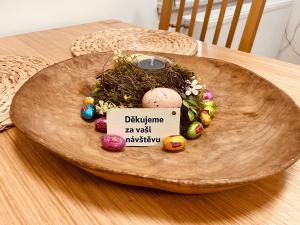 Dairede veya yakınında yiyecek
