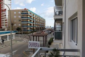 Balkón nebo terasa v ubytování Cozy apartment, very fresh at Playa de Gandia