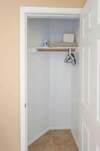 Imagem da galeria de The Cool Cactus Condo with Pool and Jacuzzi em Tempe