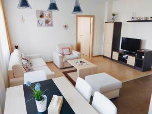 A seating area at Apartment Mountain view - Stará Lesná
