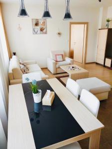 A seating area at Apartment Mountain view - Stará Lesná