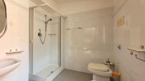 Koupelna v ubytování Residenza Le Orchidee + 24 fotografií