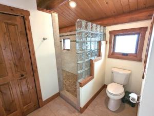 Koupelna v ubytování Eagles Nest at Elk Highlands + 54 fotografií