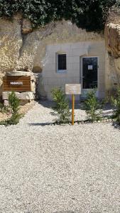 Zdjęcie z galerii obiektu Insolite : Gîte Namaste à 500m à pied du Zoo de Beauval w mieście Seigy