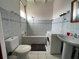 Ένα μπάνιο στο Appartement T3 spacieux et climatisé à Trois-Rivières +7 φωτογραφίες