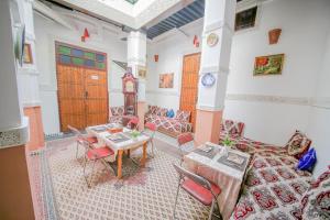 Posezení v ubytování Riad Fes Basma