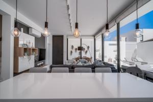 Galeriebild der Unterkunft SunnyVillas: 3BR New Villa☆Private Pool in Pernera - White Swan in Protaras