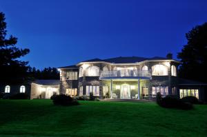 Gallery image of Greystone on Golden Lake in Deacon