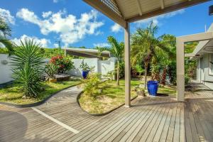 Aed väljaspool majutusasutust Villa Hanna Green Cay
