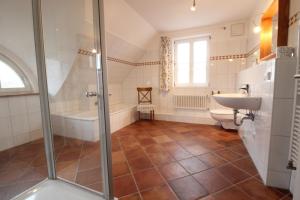 Koupelna v ubytování Ferienhaus Leuchtfeuer - Buchungen ab 4 Übernachtungen