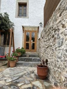 Kép MK Cottage With Breakfast and Jacuzzi szállásáról Szárhoszban a galériában Még 37 kép