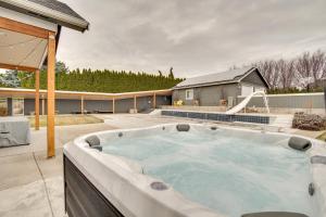 Fotografia z galérie ubytovania Remarkable Yakima Getaway with Pool and Hot Tub! v destinácii Yakima
