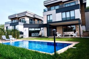The swimming pool at or close to Casa Vera Sapanca